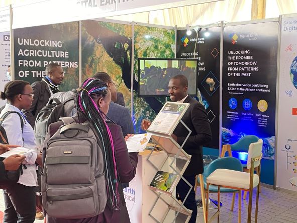 Zviko Mudimu – Head of Operations at DE Africa engages with participants at the DE Africa Exhibition