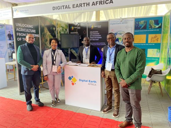 DE Africa Team FROM LEFT: Dr. Kenneth Mubea (Capacity Development Lead), Dr. Thembi Xaba (Managing Director), Edward Boamah (Technical Manager), Joseph Tuyishimire (User Engagement) and  Zviko Mudimu (Head of Operations)